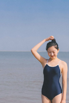 戴手铐的旅客